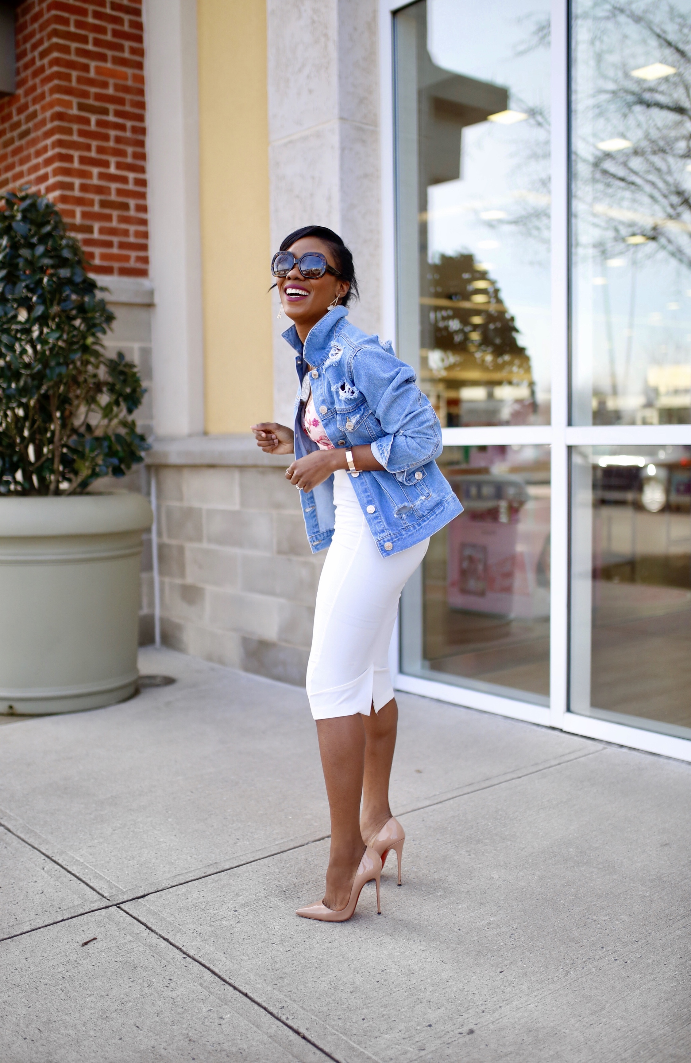 How to wear a denim jacket without looking frumpy! You'd love these three stylish ways. And guess what? You can recreate this style with pieces from your closet.